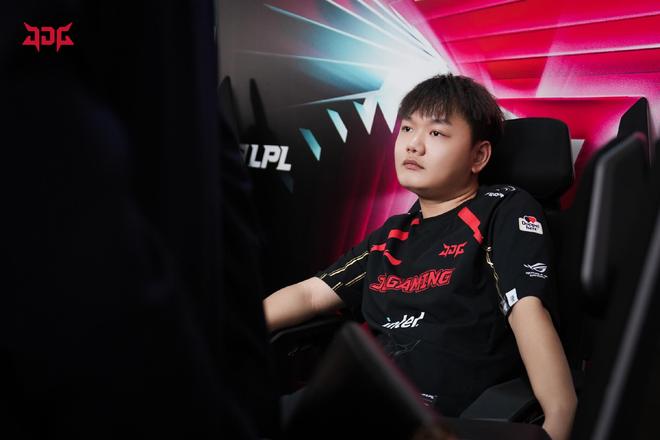 抗中膝关节 抗中膝关节