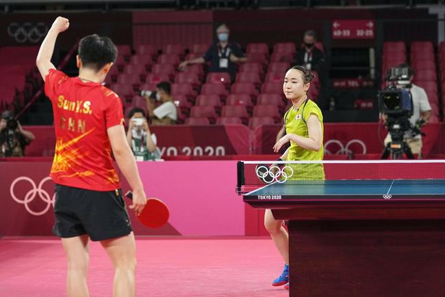 运动员们在 运动员们在