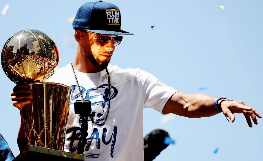 紧随其后的 紧随其后的